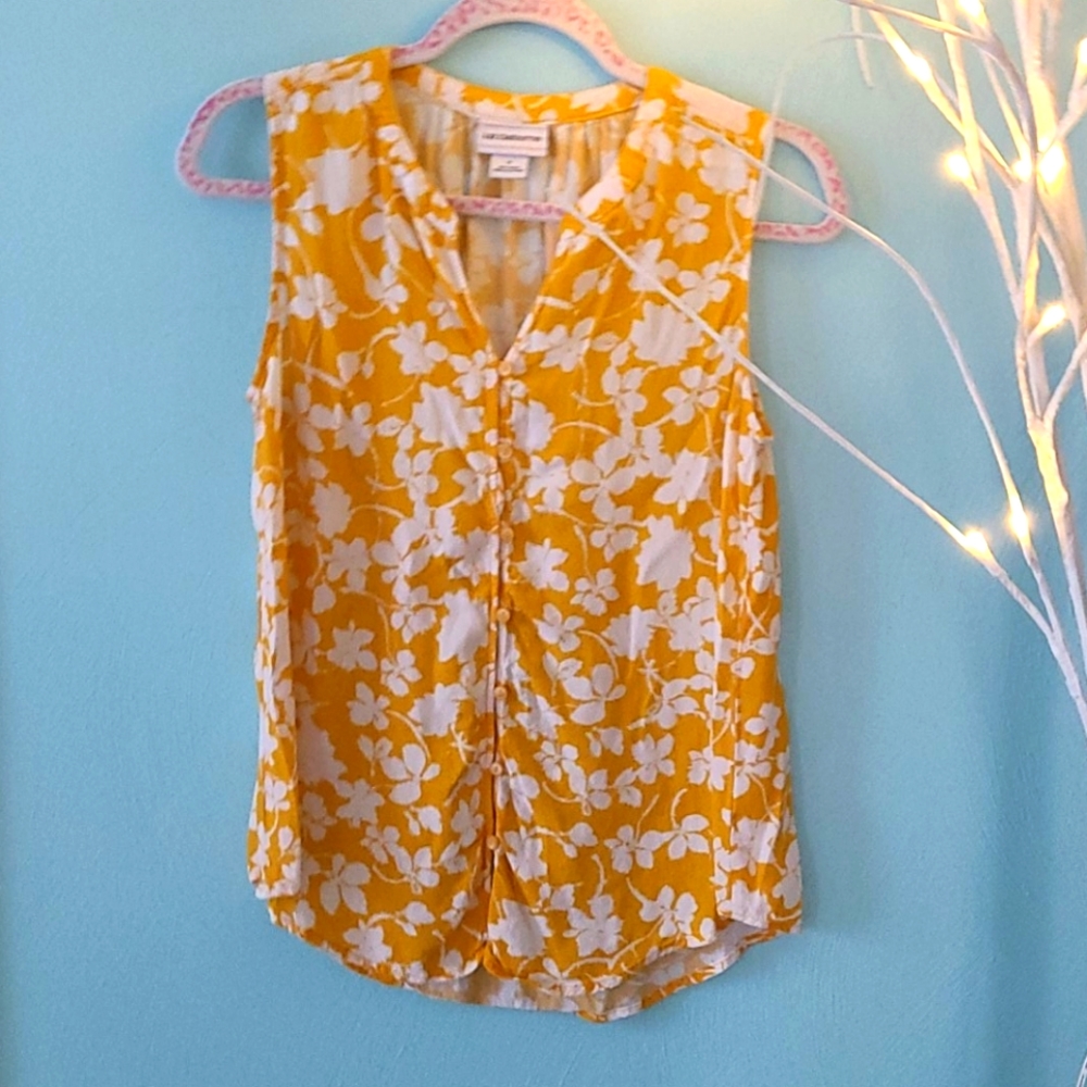 Sleeveless blouse